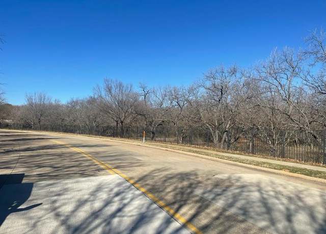 Property at 2800 Western Oaks Dr, Grapevine, TX 76051