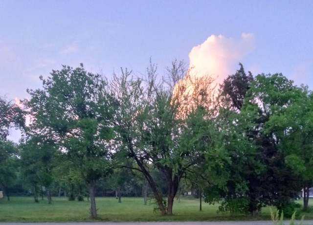 Property at 513 Oak St, Commerce, TX 75428