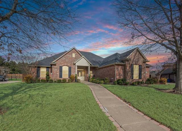 Property at 103 Bogey Ct, Waxahachie, TX 75165, 4 beds, 2.5 baths