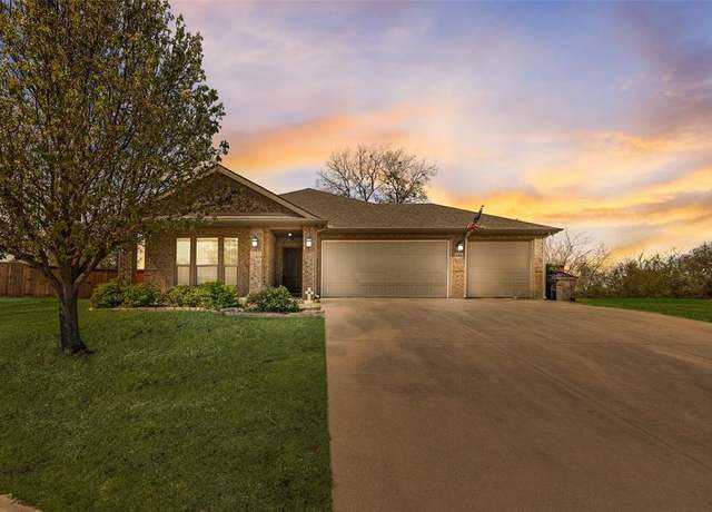 Property at 994 Austin Ln, Lavon, TX 75166, 3 beds, 2 baths