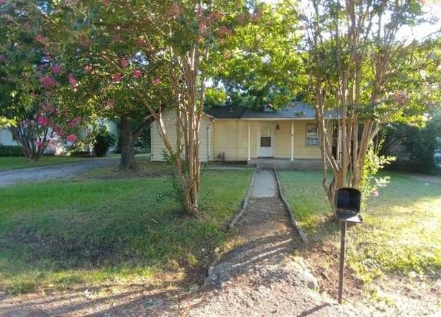Property at 1005 Edgewood St, Ennis, TX 75119, 3 beds, 1 bath
