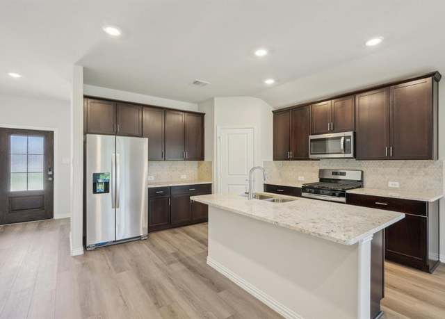 Property at 6636 Stone Elm Ln, Fort Worth, TX 76036, 3 beds, 2 baths