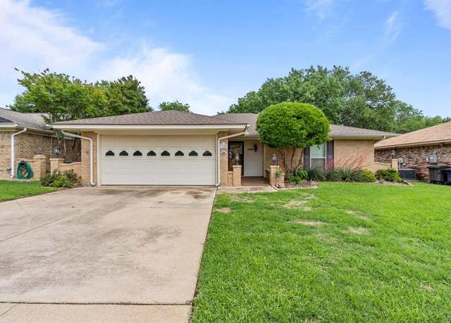 Property at 7409 Glen Haven Dr, Fort Worth, TX 76133, 3 beds, 2 baths