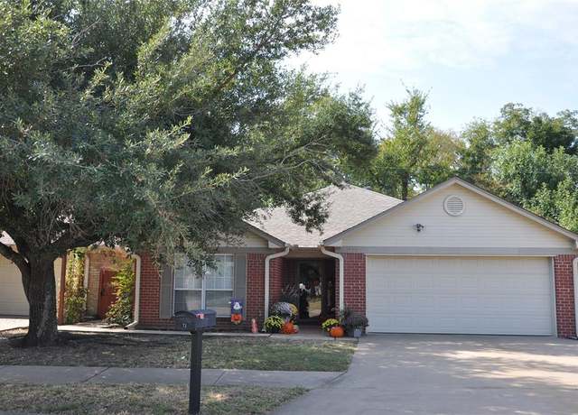 Property at 1720 Red Oak Circle Cir, Sulphur Springs, TX 75482, 3 beds, 2 baths