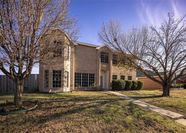Property at 122 Berkley Dr, Rockwall, TX 75032, 4 beds, 2.5 baths