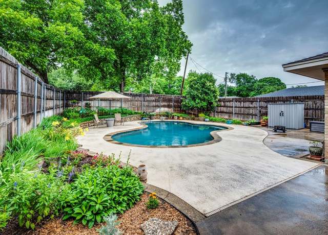Property at 947 Rock Canyon Dr, Duncanville, TX 75137, 4 beds, 3 baths