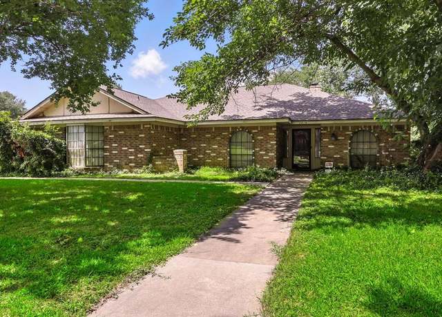Property at 1419 Juniper Ln, Lewisville, TX 75077, 3 beds, 2 baths
