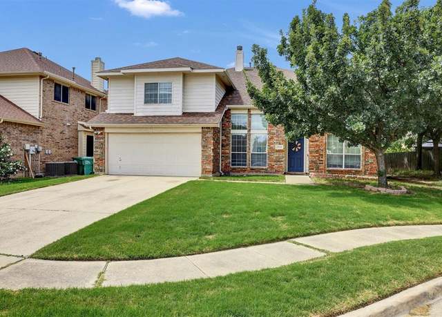 Property at 2109 Hemingway Dr, Denton, TX 76210, 5 beds, 2.5 baths