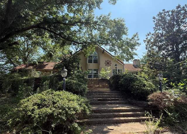 Property at 1708 S US Highway 69, Mineola, TX 75773, 4 beds, 2.5 baths