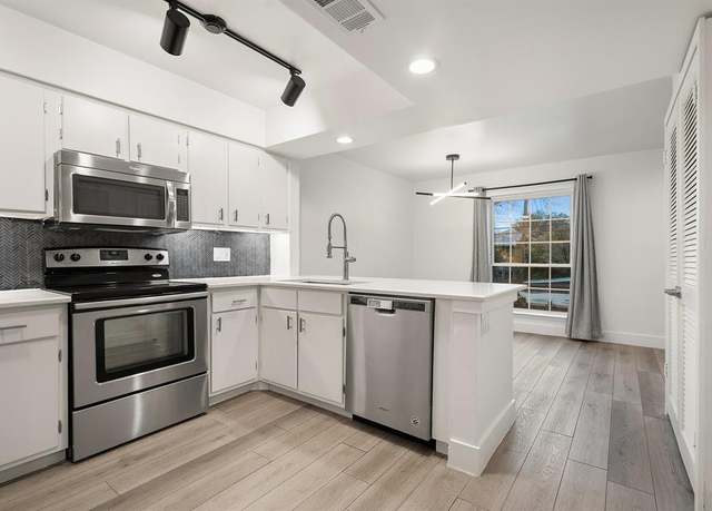 Property at 3919 Holland Ave #206, Dallas, TX 75219, 2 beds, 2.5 baths