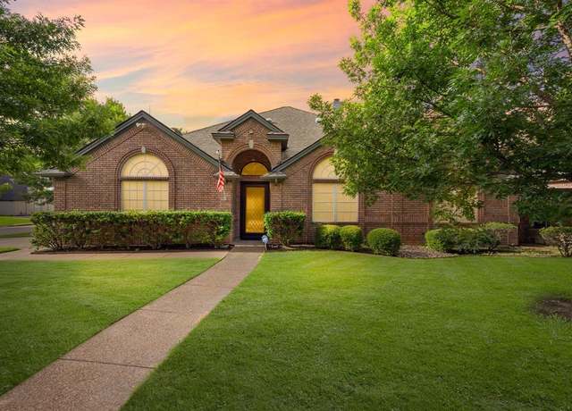 Property at 1617 Oak Creek Dr, Hurst, TX 76054, 4 beds, 3.5 baths