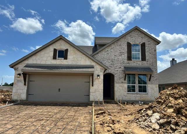 Property at 3516 Columbus St, Gainesville, TX 76240, 4 beds, 3.5 baths