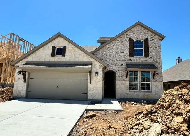 Property at 3516 Columbus St, Gainesville, TX 76240, 4 beds, 3.5 baths