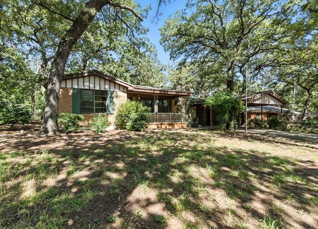 Property at 921 Red Bud Dr, Azle, TX 76020, 2 beds, 1 bath