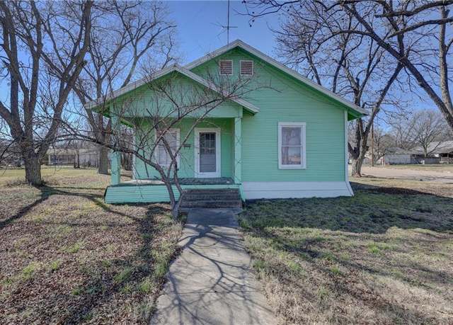 Property at 703 S Avenue G, Clifton, TX 76634, 3 beds, 1 bath