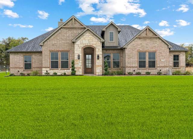 Property at 717 County Road 4530, Decatur, TX 76234, 4 beds, 2.5 baths