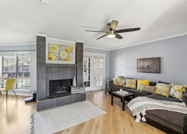 Property at 16301 Ledgemont Ln #213, Addison, TX 75001, 2 beds, 2 baths