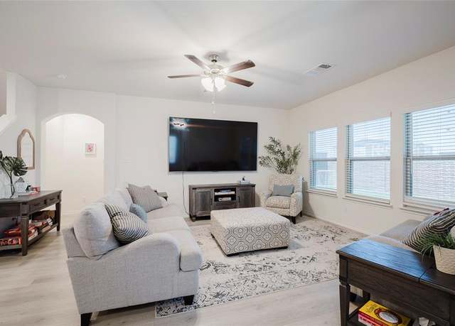 Property at 462 Pleasant Hill Ln, Fate, TX 75189, 4 beds, 3 baths