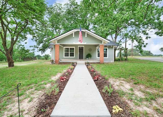 Property at 913 Church St, Winnsboro, TX 75494, 2 beds, 2 baths