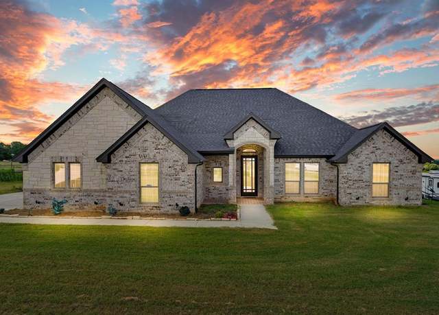 Property at 1011 Hope Ct, Boyd, TX 76023, 3 beds, 2 baths