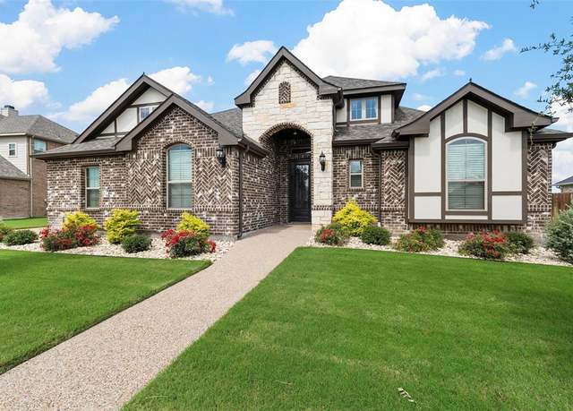 Property at 1904 Angelus St, Waco, TX 76712, 4 beds, 2 baths
