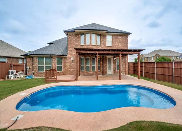 Property at 3048 Bella Vista Ln, Little Elm, TX 75068, 4 beds, 2.5 baths