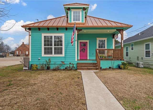 Property at 706 S 9th St, Waco, TX 76706, 4 beds, 4.5 baths