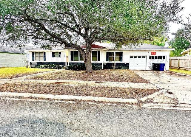 Property at 515 Vaky St, Corpus Christi, TX 78404, 3 beds, 2 baths