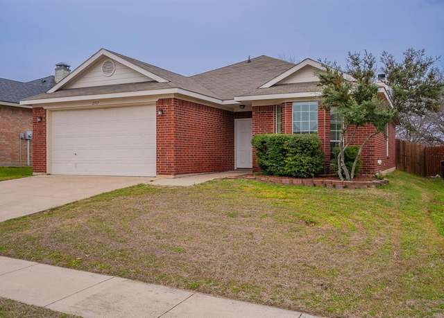 Property at 2517 Wakecrest Dr, Fort Worth, TX 76108, 3 beds, 2 baths