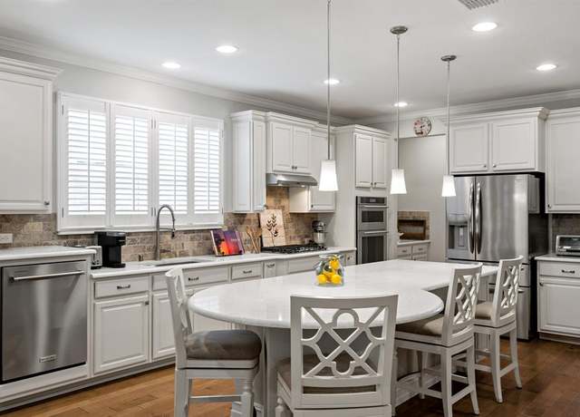 Property at 1020 Old Glory Dr, Little Elm, TX 76227, 3 beds, 2 baths
