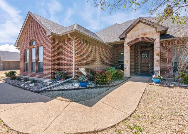 Property at 2008 Carlisle Dr, Crowley, TX 76036, 4 beds, 3 baths