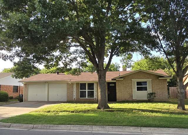 Property at 1171 Dublin Dr, Fort Worth, TX 76134, 3 beds, 2 baths