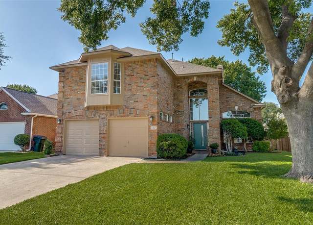 Property at 2301 Sky Harbor Dr, Plano, TX 75025, 4 beds, 2.5 baths