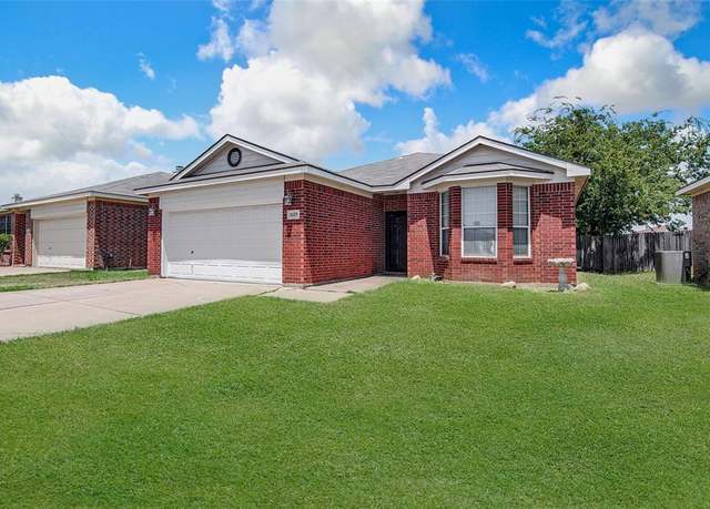 Property at 1029 Mckavett Dr, Fort Worth, TX 76140, 3 beds, 2 baths