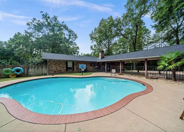 Property at 190 Forest Hills St, Rusk, TX 75785, 4 beds, 3 baths
