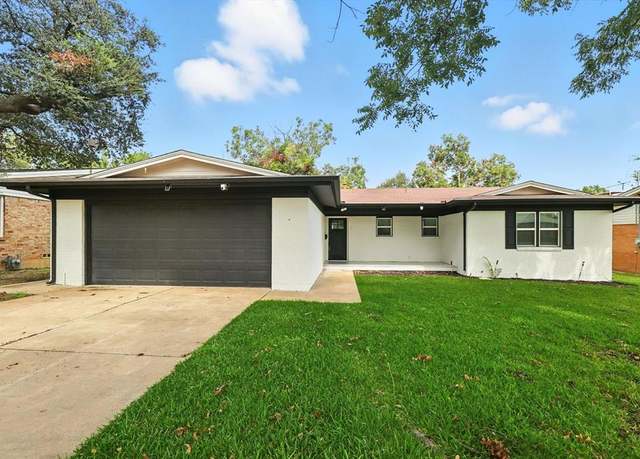Property at 2800 Sadler Ave, Fort Worth, TX 76133, 3 beds, 2 baths