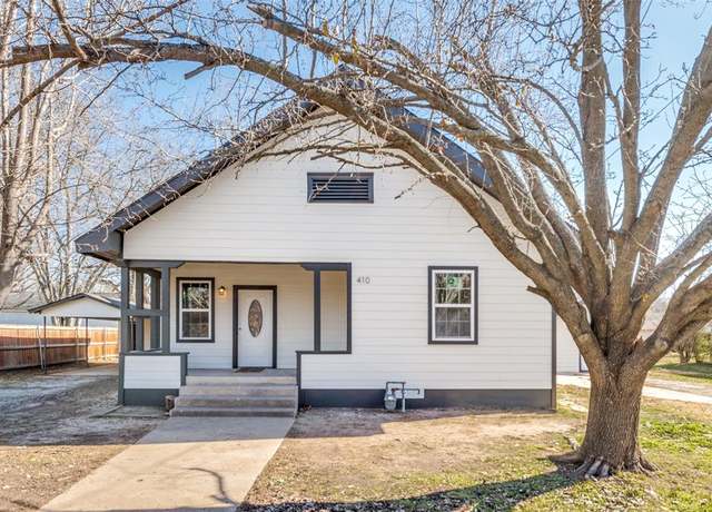 Property at 410 S Grand Ave, Gainesville, TX 76240, 4 beds, 3 baths