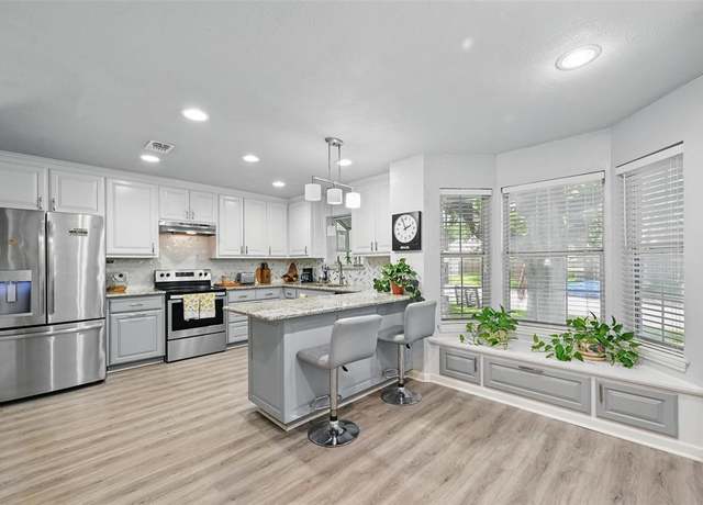 Property at 685 Cardinal Ridge Rd, Burleson, TX 76028, 3 beds, 2 baths