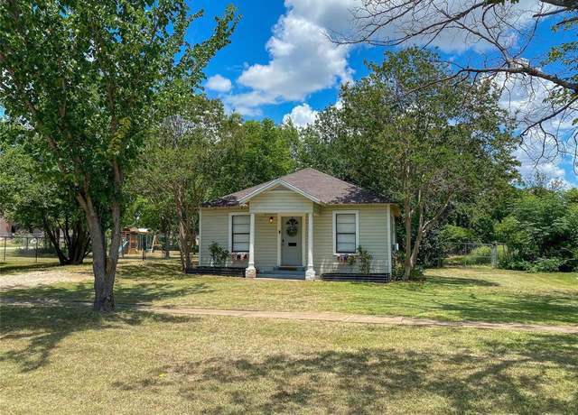 Property at 229 S Wilson St, Burleson, TX 76028, 3 beds, 1 bath