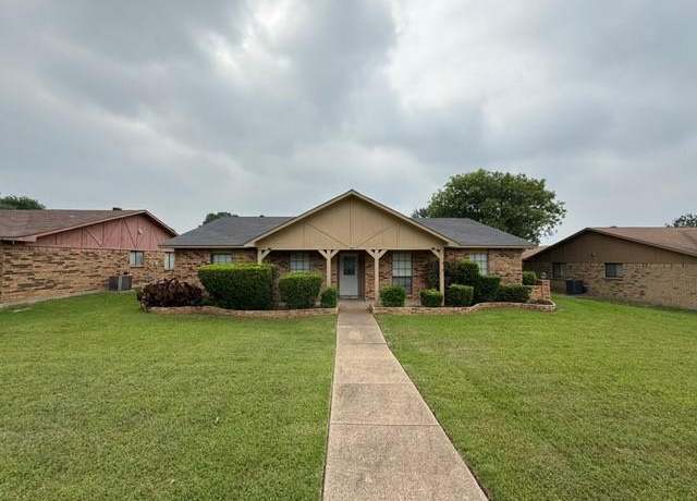Property at 828 Wood Gln, Desoto, TX 75115, 3 beds, 2 baths