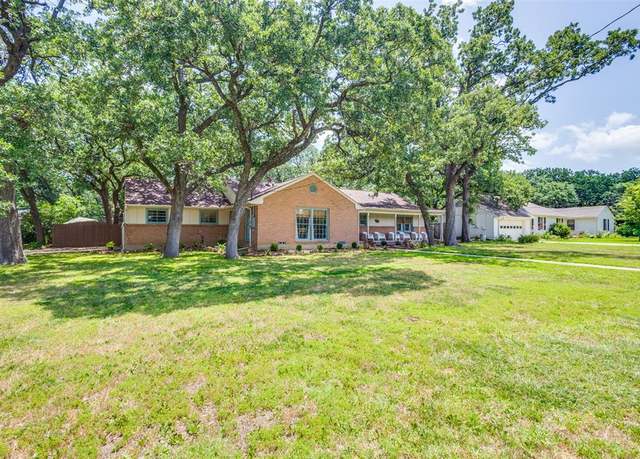 Property at 2528 Royal Ln, Denton, TX 76209, 3 beds, 2 baths