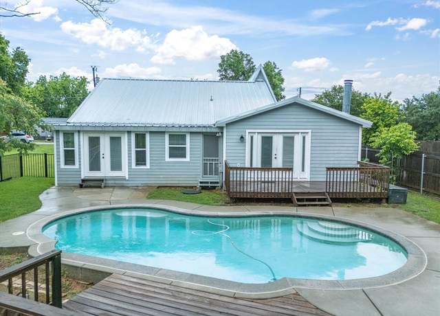 Property at 4404 W Fernwood Ct, Granbury, TX 76049, 3 beds, 2.5 baths