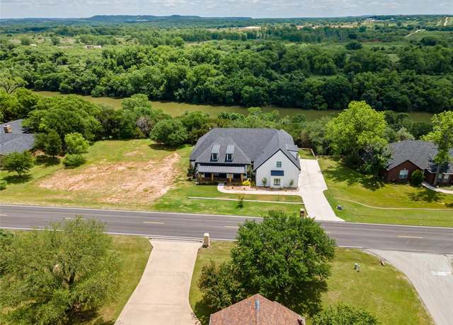Property at 9700 Bellechase Rd, Granbury, TX 76049, 4 beds, 3 baths