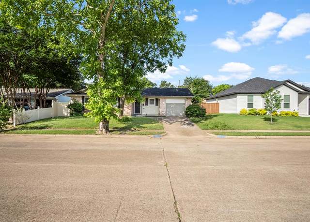 Property at 6341 Leaning Oak St, Dallas, TX 75241, 3 beds, 1.5 baths