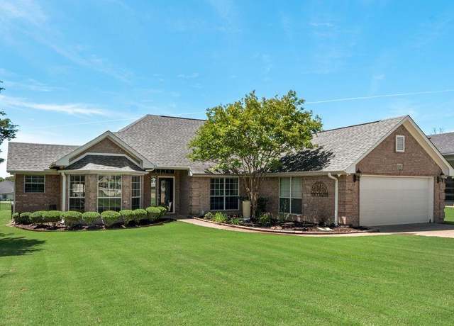 Property at 114 Crockett Dr, Lake Kiowa, TX 76240, 3 beds, 2 baths