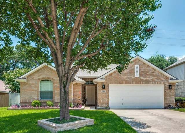 Property at 920 Park Forest Dr, Hurst, TX 76053, 4 beds, 2 baths