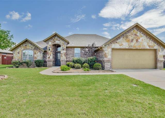 Property at 3002 Saunter Ln, Granbury, TX 76049, 3 beds, 2 baths