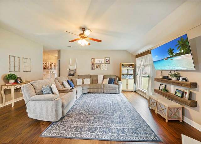 Property at 910 W Bois D Arc St, Celina, TX 75009, 3 beds, 2 baths
