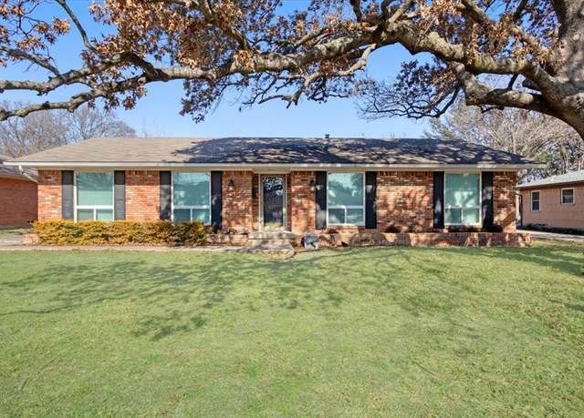 Property at 6317 E Lovers Ln, Dallas, TX 75214, 3 beds, 2 baths