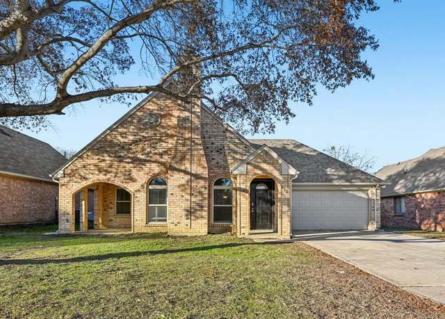 Property at 815 Meadowdale Rd, Arlington, TX 76017, 3 beds, 2 baths